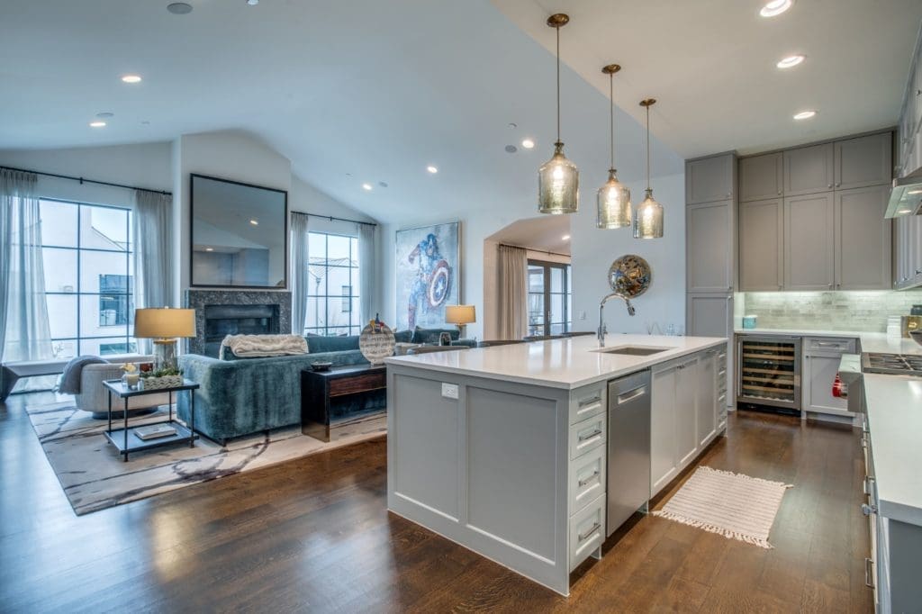 4502 Abbott Avenue's kitchen.