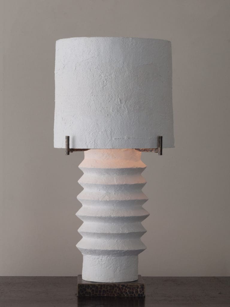 Ribbed plaster table lamp 
