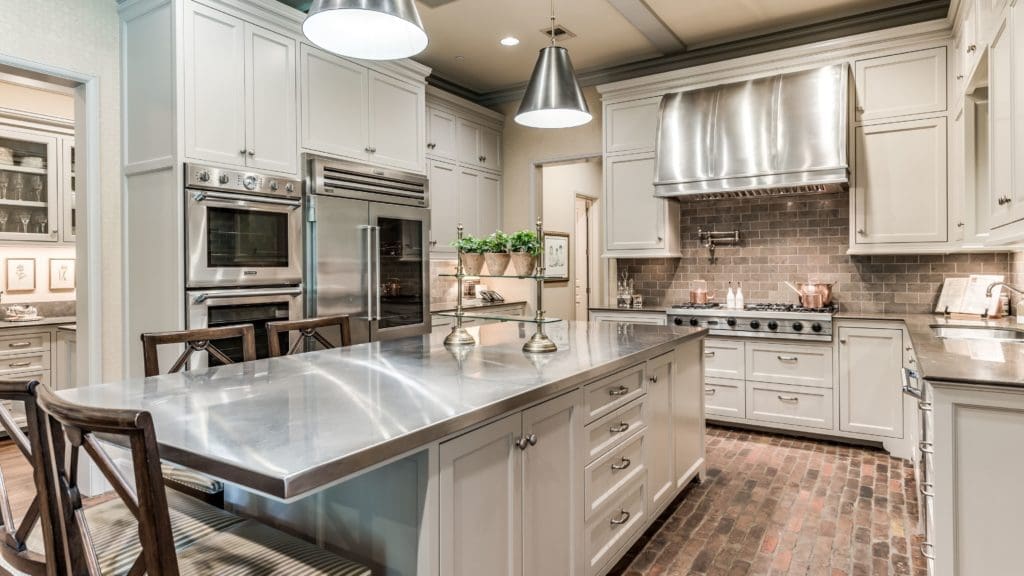 The cook's kitchen is fitted with top of the line appliances.