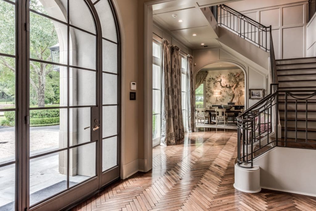 The graceful entry with a view of the dining room.