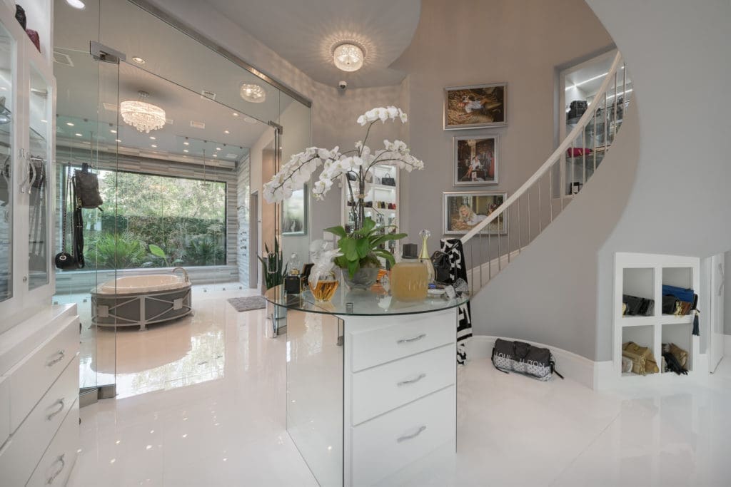 The 3,000-square-foot closet that stills has much of the country agog.
