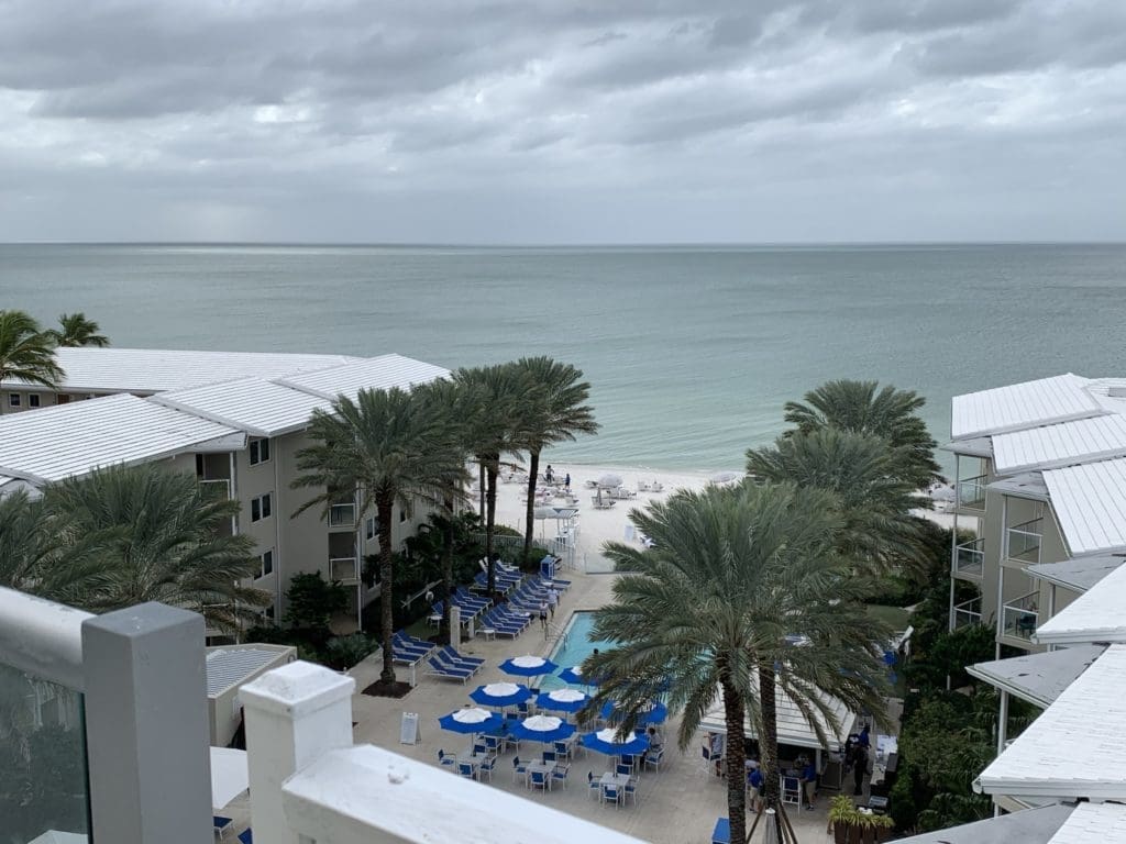 As the only all-suite beachfront hotel in Naples, Edgewater Hotel offers a home comforts with spectacular sky and sea views. 