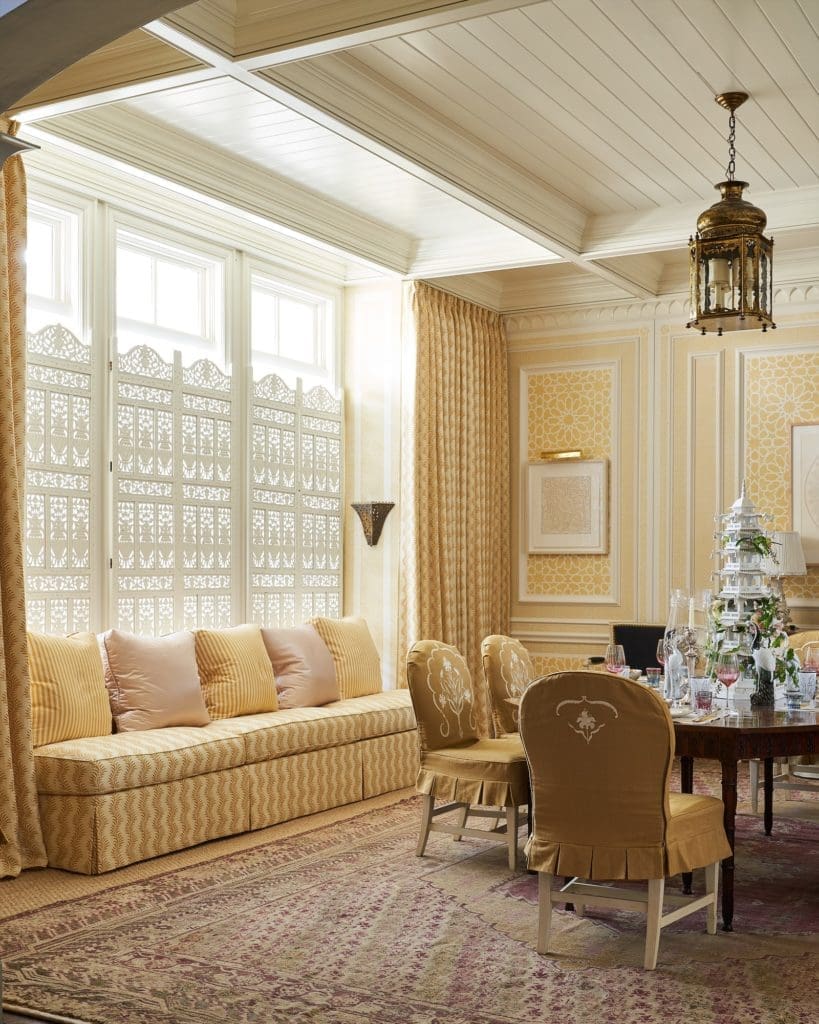 Dining room designed by Cathy Kincaid.
(Photo by Stephen Karlisch)