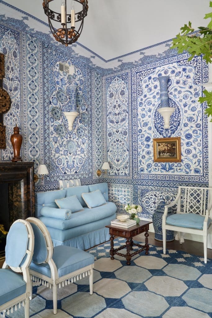 Casa Fiorentina Living Room designed by Mark D. Sikes. (Photo by Stephen Karlisch)