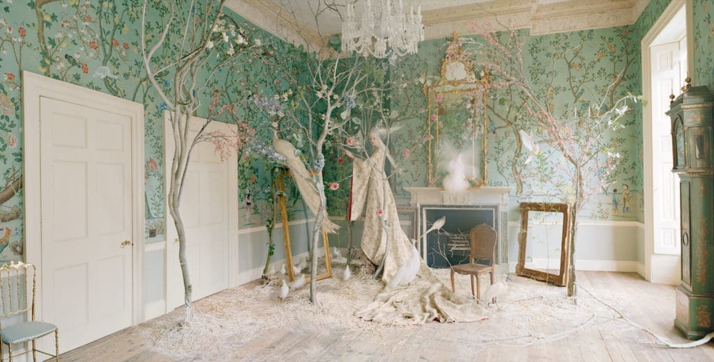 Abbotsford hand-painted wallpaper by de Gournay. (Photo by Tim Walker.) 