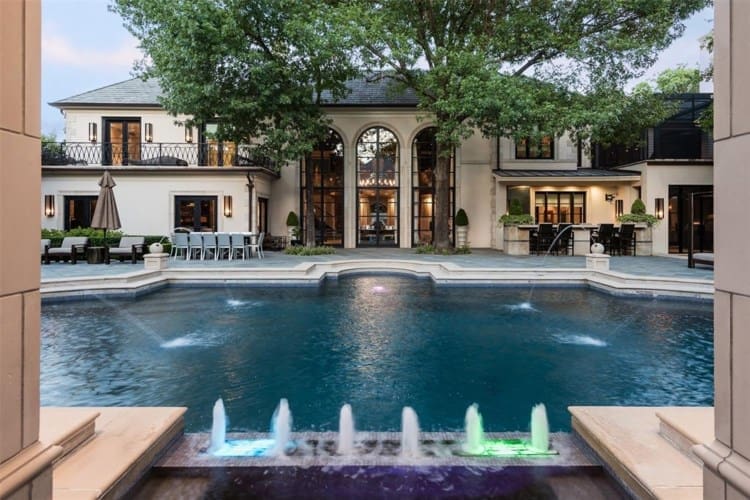 A view from the hot tub. (Photo by Alex Perry, Allie Beth Allman & Assoc.)