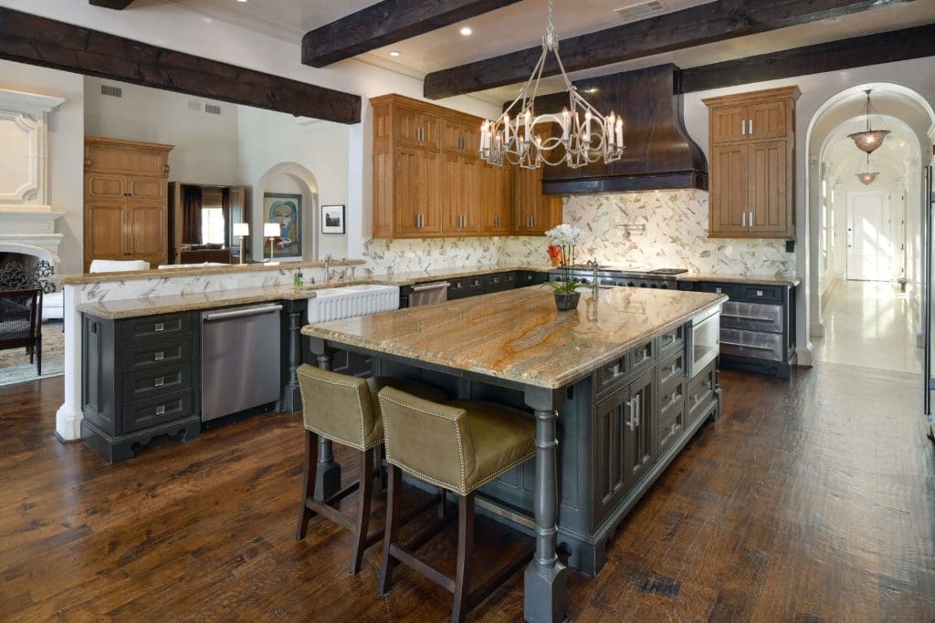 Avalon warm kitchen