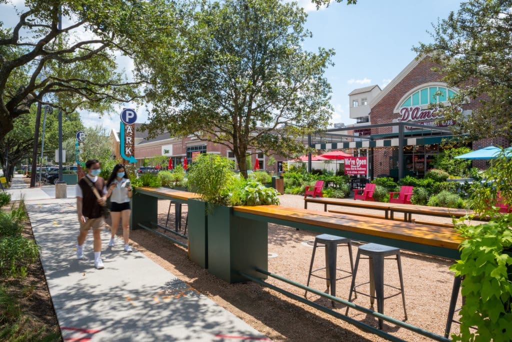 Walkable Rice Village welcomes a farmers market launching December 6 and continuing each first and third Sunday from 10 am to 2 pm.