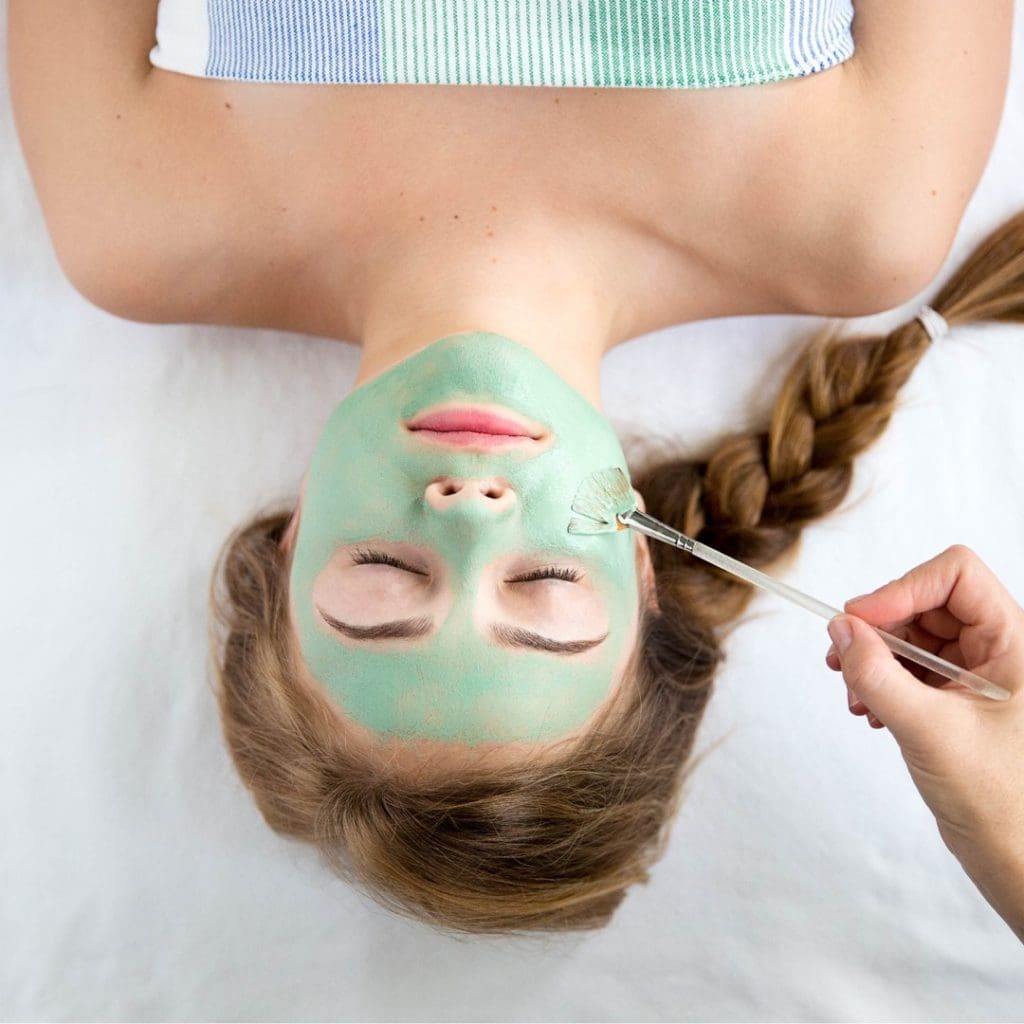 Pamper your favorites from head to toe with one of Hiatus Spa's special holiday packages.