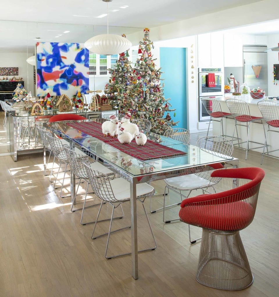 Mod meets traditional in the dining room.