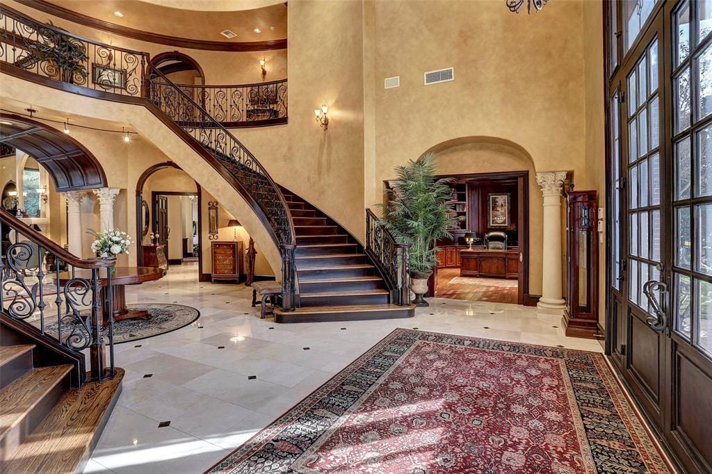 7 Paradise Point in Sugar Land