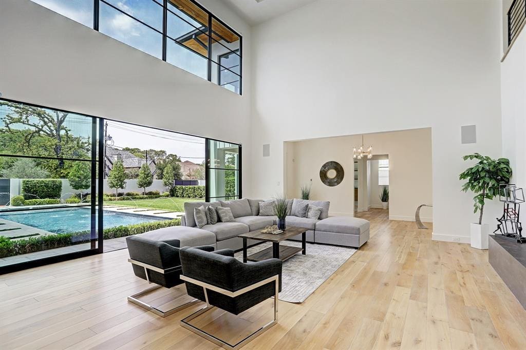 112 Glenwood in the Glen Cove neighborhood