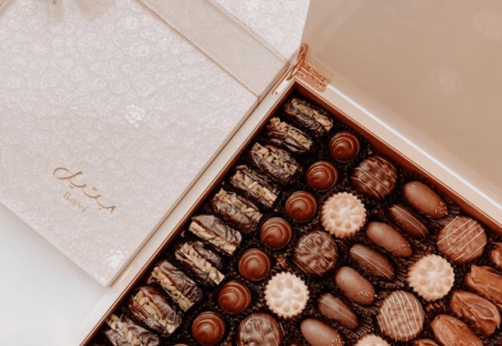 Bateel is a culinary dreamscape offering gourmet dates, chocolates, cookies, teas, coffees, jams, vinegars and oils.