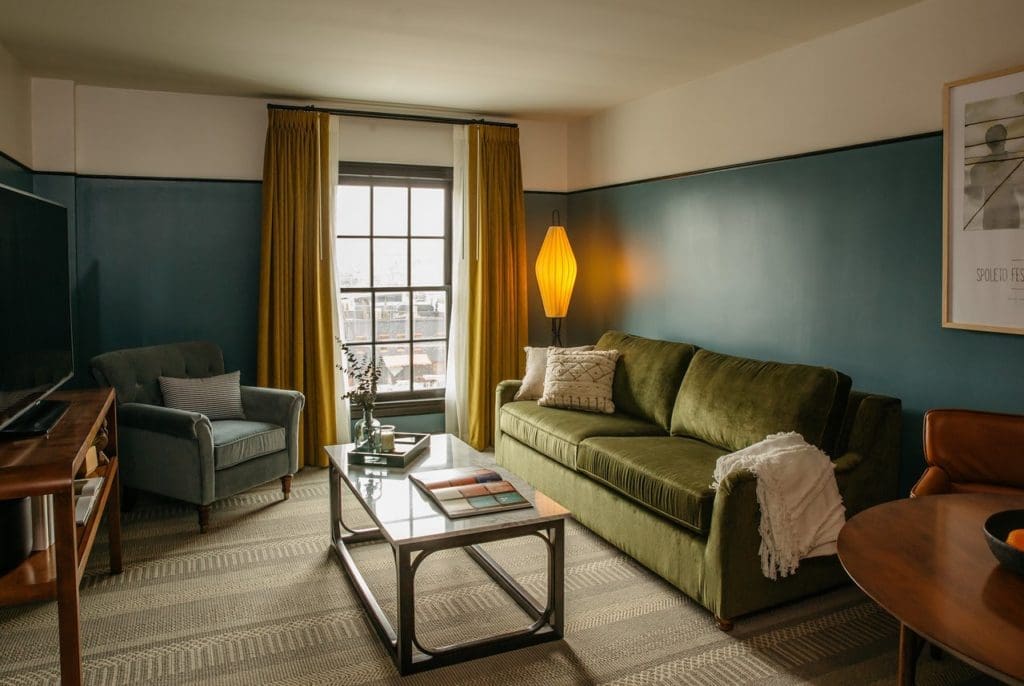 Emeline is the cozy, chic boutique hotel perfect for a weekend getaway in charming Charleston.