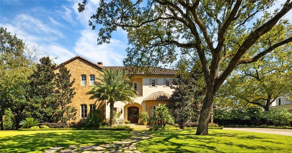The residence at 410 Longwoods Lane was on the market for a mere three days, according to HAR.