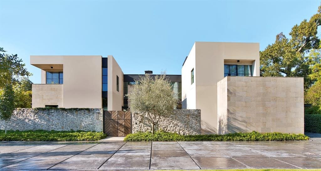 Notable architect Lauren Rottet designed the modernist dwelling in Bayou Woods.