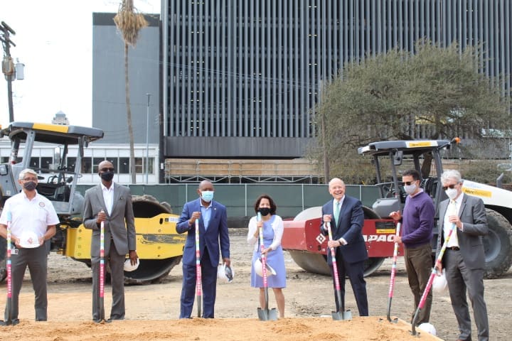 Mayor Sylvester Turner, Bob Eury, and members of the DRA break ground at Trebly Park in Downtown Houston.