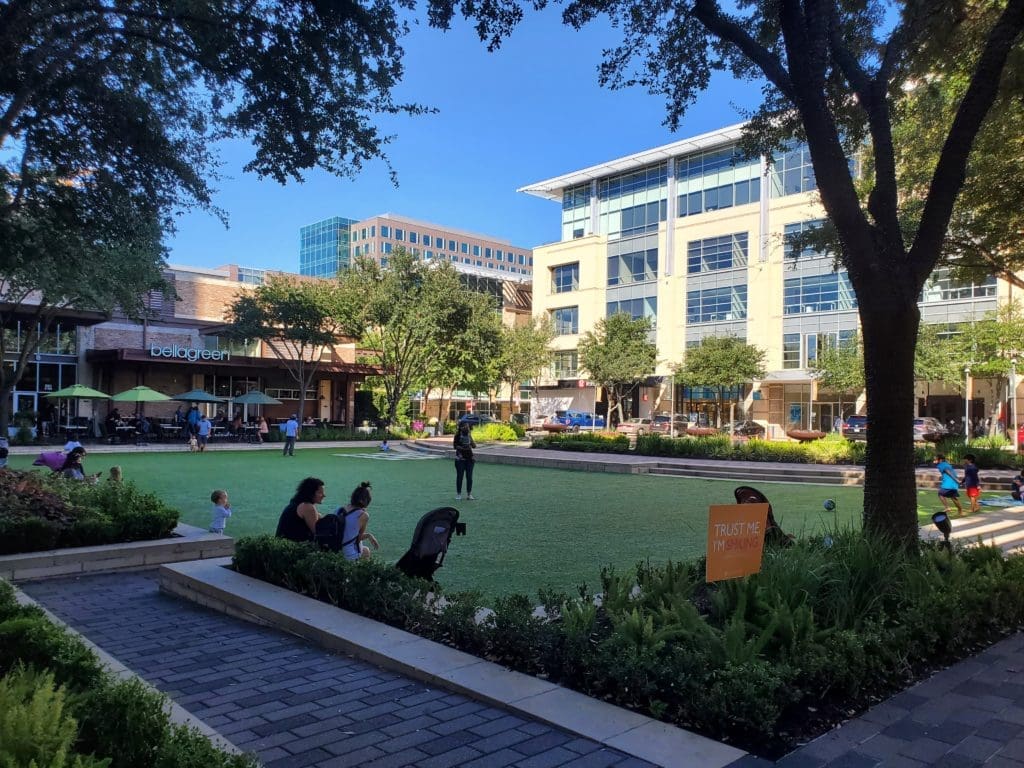 CITYCENTRE — and all of Midway's mixed-use districts — feature and make the most of green space.
