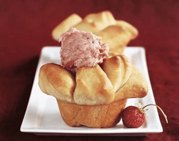 Ah, the cult-favorite monkey bread with strawberry butter is back with the re-opening of the Mariposa cafe in Houston's Neiman Marcus.