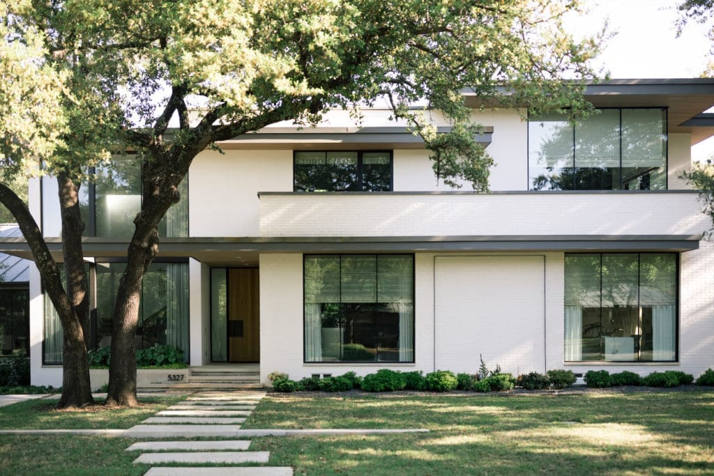 SmithArc Architects + Design and interior designer Wendy Konradi transformed the 1950s ranch-style home in Greenway Parks. (Photo by Addison Jones)