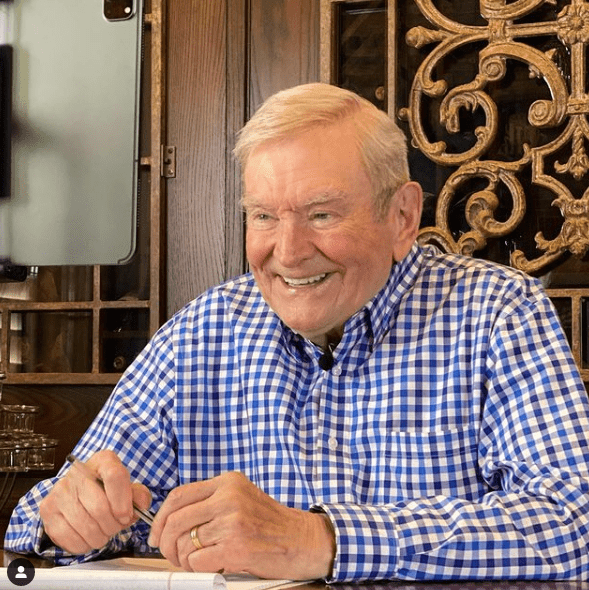 On his namesake podcast, Dave Ward hosts a surprise roast and toast of Rudy-T in advance of the Basketball Hall of Fame ceremonies.