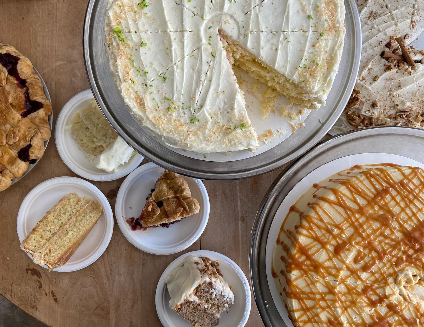 Stir Crazy – Cake, salted caramel, coconut lime, hummingbird. Pie, fresh blackberry, lavender blueberry and fresh peach.