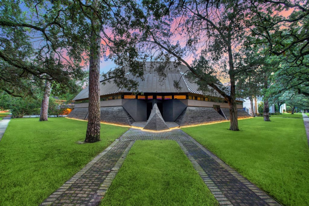 A Houston plastic surgeon's folly becomes the darling of national media for its Darth Vader appearance. Hence, Houston's Darth Vader House. (Photo courtesy of Martha Turner Sotheby’s International Realty)