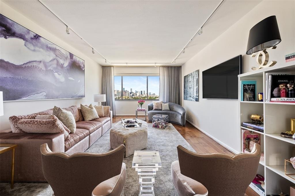 The jewel box of a condo at 1400 Hermann was designed by an Estēe Lauder exit as a Houston pied-à-terre.