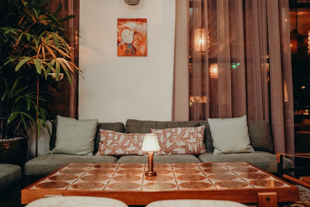 A cozy spot to gather in the main bar area. (Photo by Cristina Fisher)