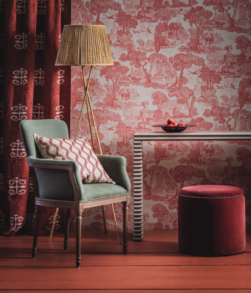 Calverton dining chair, Magnate console, Gradua floor lamp, Costelleni ottoman.