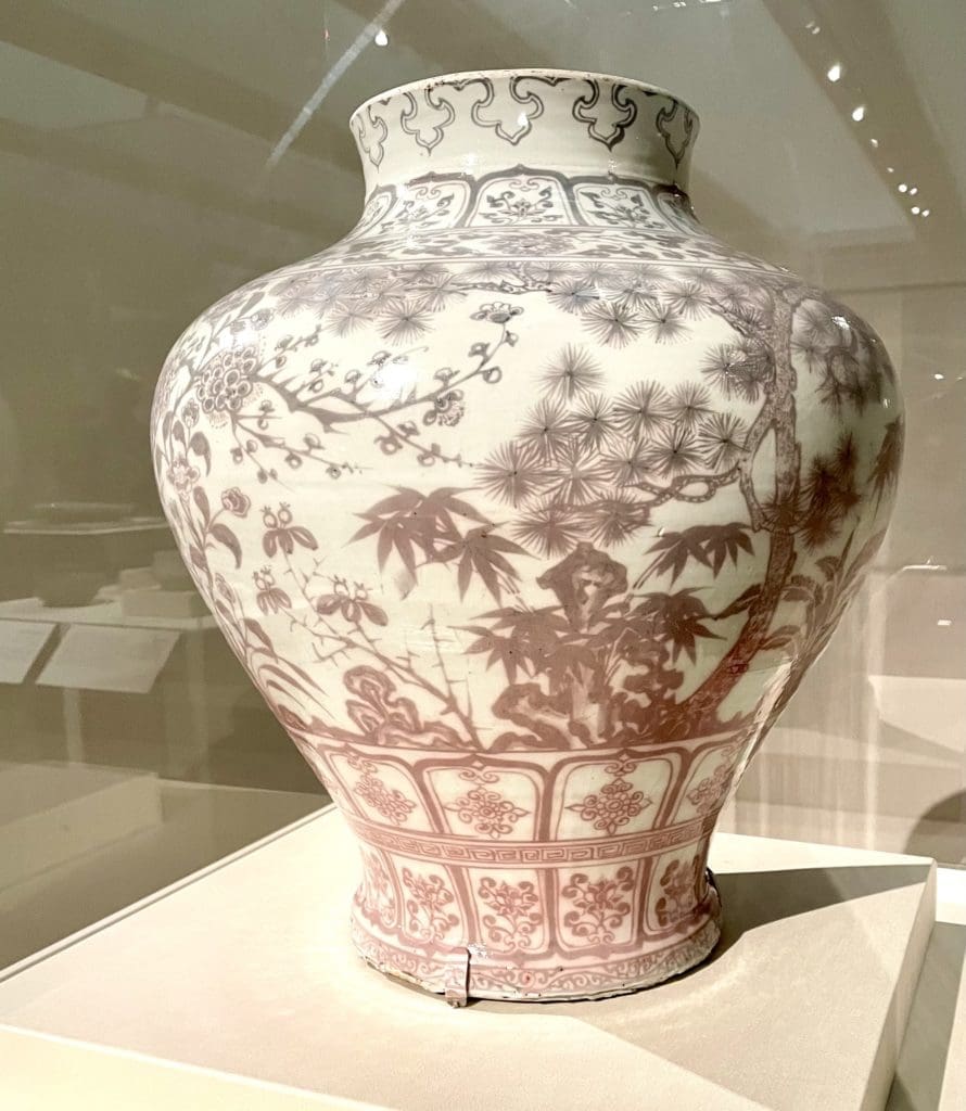 A large Chinese vase with Ombre effect in the Buddha, Shiva, Lotus Dragon exhibit. (Photo by Courtney Dabney).
