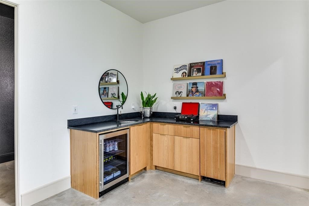 Every great entertainer needs a wet bar. 