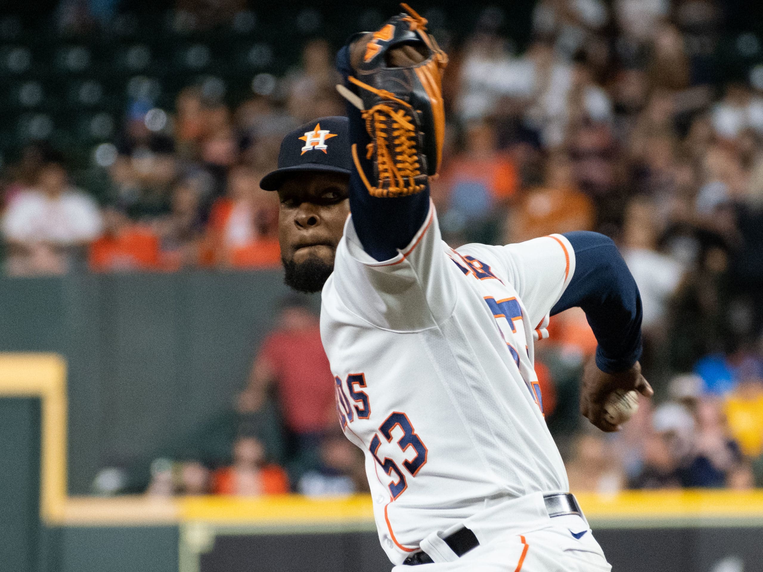 Houston Astros beat the Cleveland Indians at Minute Maid Park