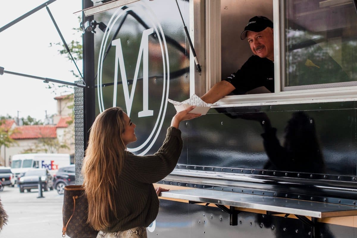 Mi-Cocina-employee-1200×800