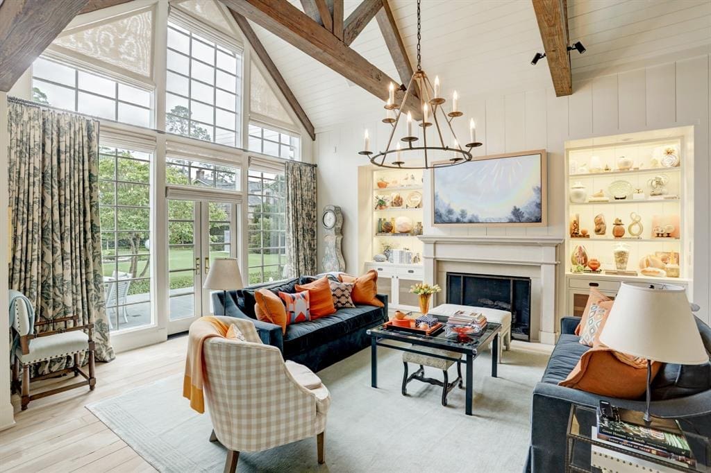 Built in 1952, the home at 3839 Inverness was originally designed by acclaimed architecture firm Staub Rather and revitalized by the quality craftsmanship of Costa Custom Homes with selections of Cathy Chapman.