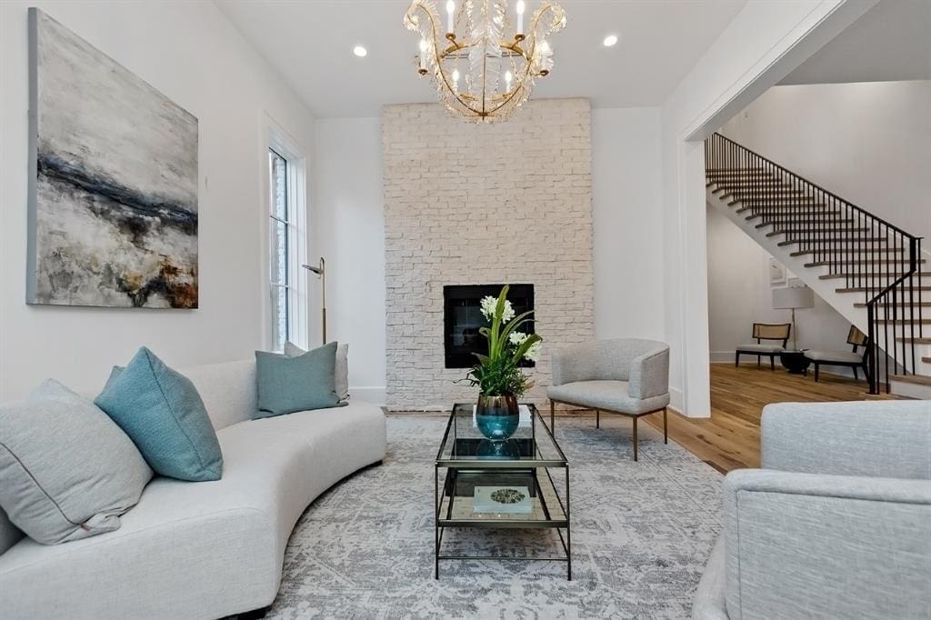 2223 Inwood