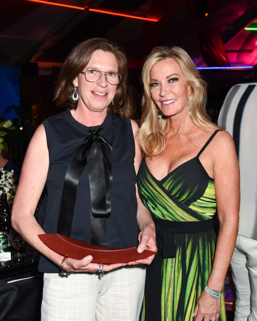 Los Angeles-based artist and ArtCrush honoree Mary Weatherford, philanthropist and collector Nancy Rogers of Dallas (Photo by OwenKolasinski/BFA.com, courtesy of Aspen Art Museum)
