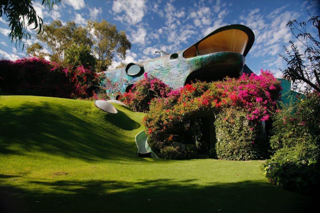 The Otherworldly Architectural Masterwork of Javier Senosiain and His Casa Orgánica
