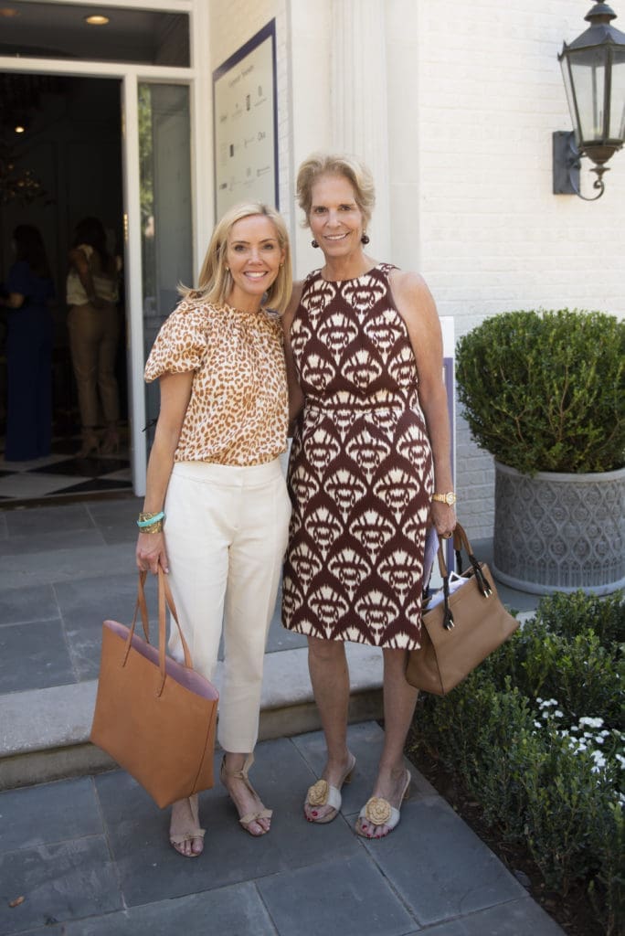 Ashley Hunt, Laura Hunt (Photo by Tamytha Cameron)