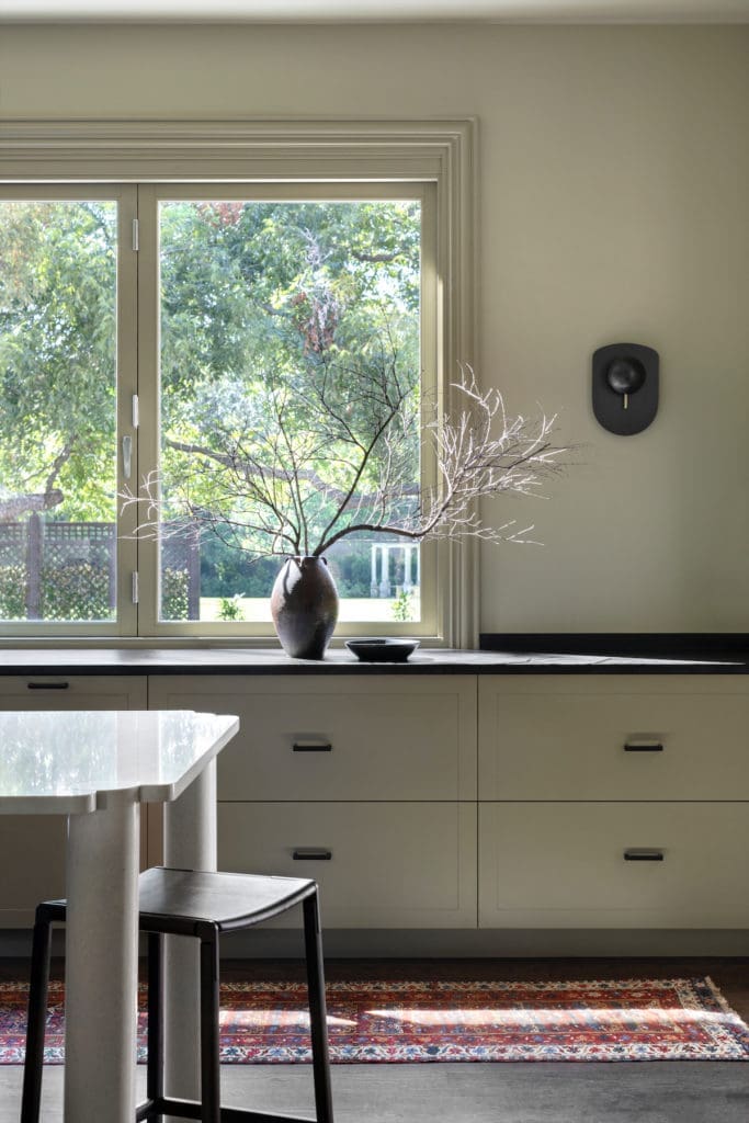 A Georgian-style kitchen by Studio 6F (Photo by Aimée Mazzenga)