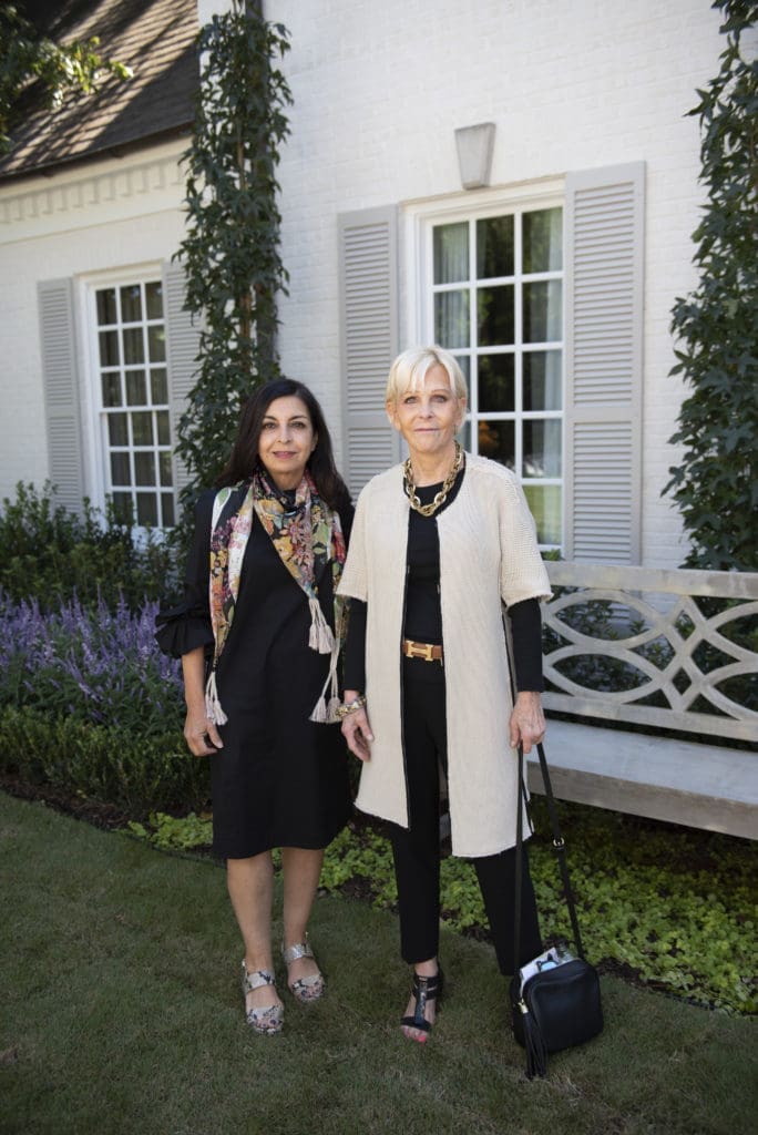 Donna Guerra, Diana Linn (Photo by Tamytha Cameron)