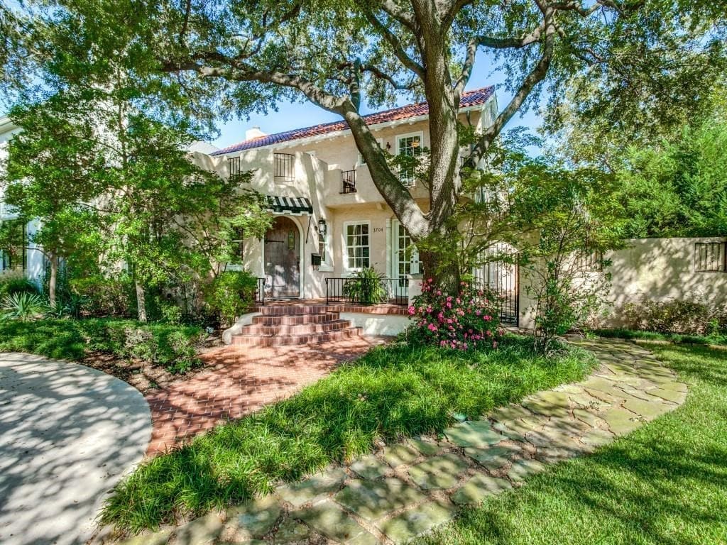 3704 Stanford Avenue in University Park