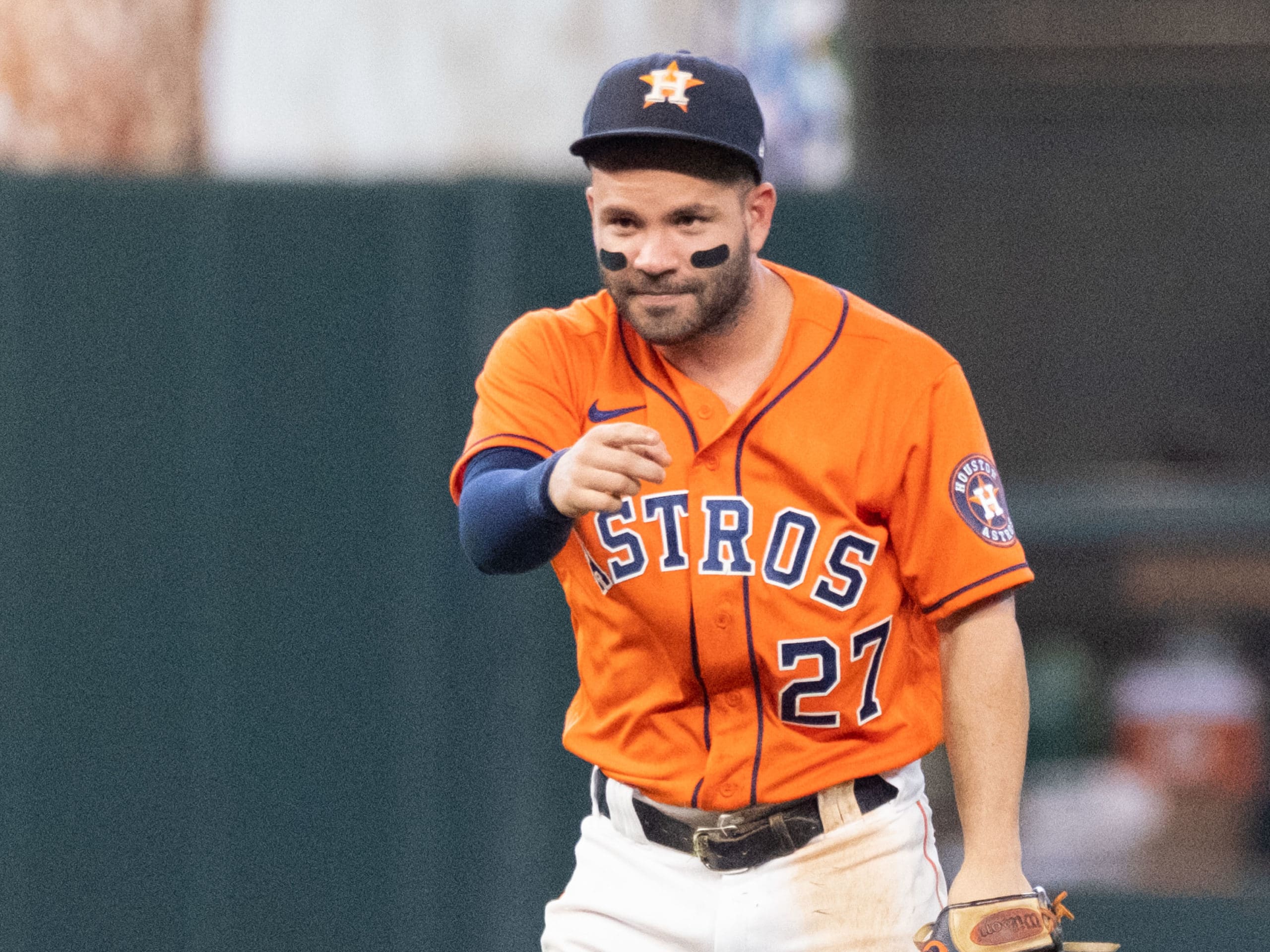The Houston Astros defeated the Chicago White Sox 9-5 behind s 5-run 7th inning, highlighted by a Carlos Correa 2-RBI double and a Kyle Tucker 2-run home run. The Astros now lead 2 games to none in a best-of-five American League Division Series
