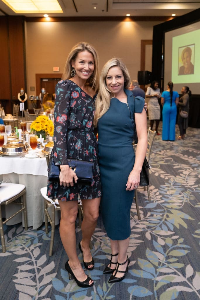 Abby Spinn, Julie Bihlet at the CanCare 30th anniversary luncheon at the Westin Memorial City. (Photo by Daniel Ortiz)