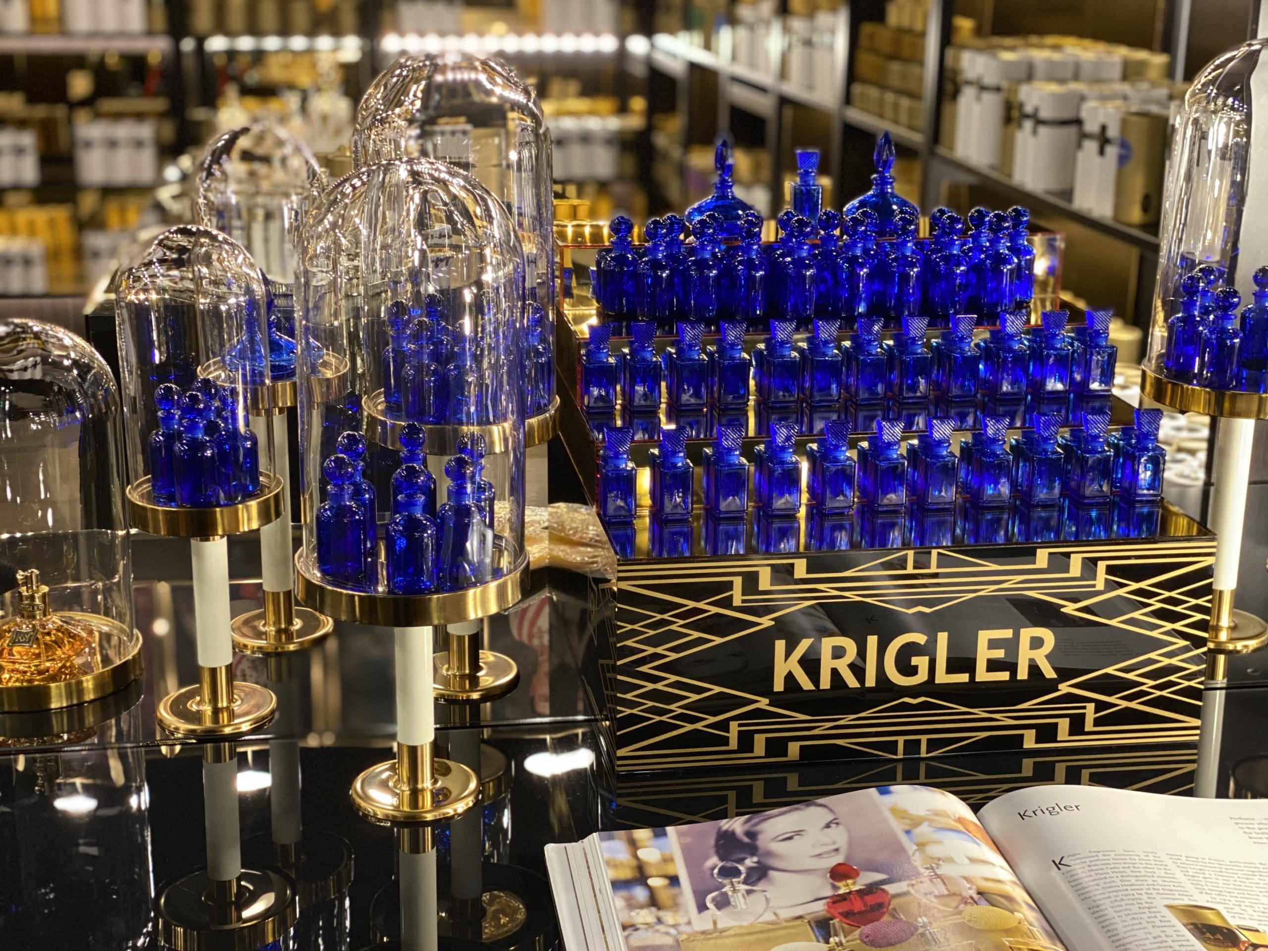 The cobalt blue antique bottles represent the origin of Krigler and are a part of the brand signature dating from the 1920s.