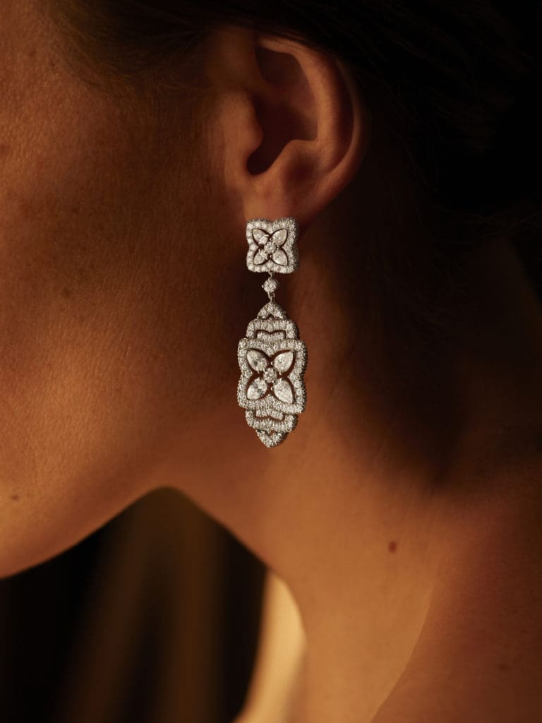 De Beers boasts an unparalleled reputation .