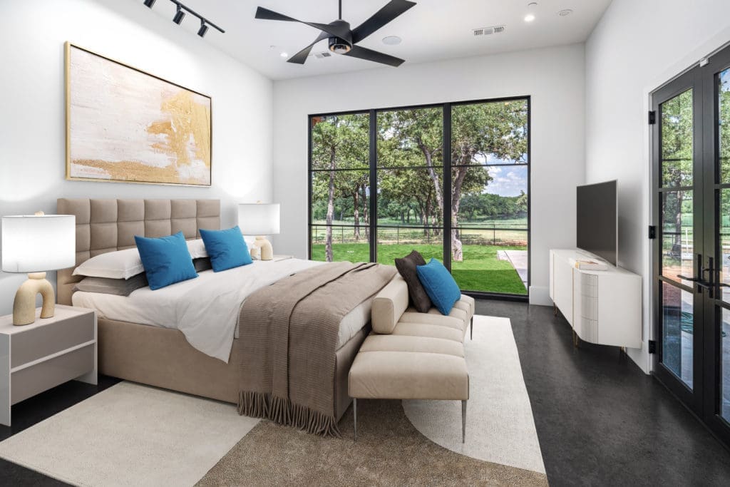 Primary bedroom with expansive views. Photos courtesy of Zach Spross, for Douglas Elliman.