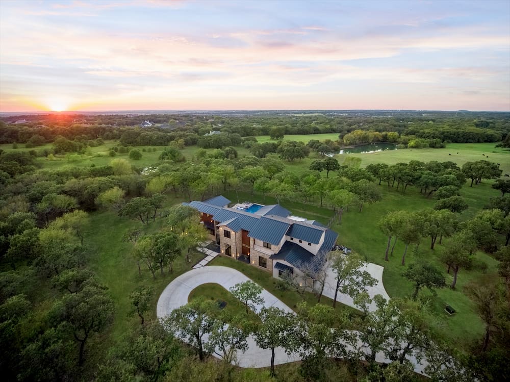 Inside this 2020-built equestrian dream by Flower Mound. (Photo by Zach Spross Photography for Douglas Elliman)