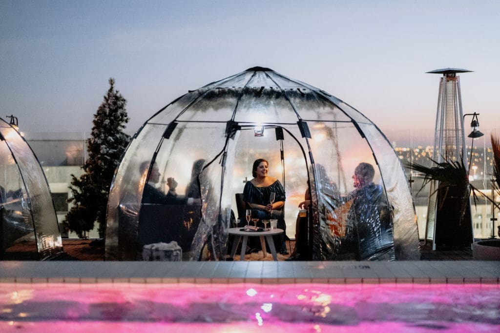 Celebrate The Season of Giving at The Statler With Dallas’ Rooftop Ski Club, Holiday Packages, and a New Year’s Eve Bash