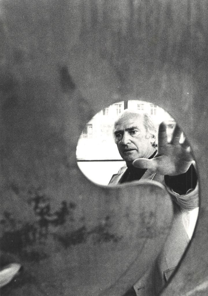 Harry Bertoia, circa 1970s (Courtesy Harry Bertoia Foundation) 